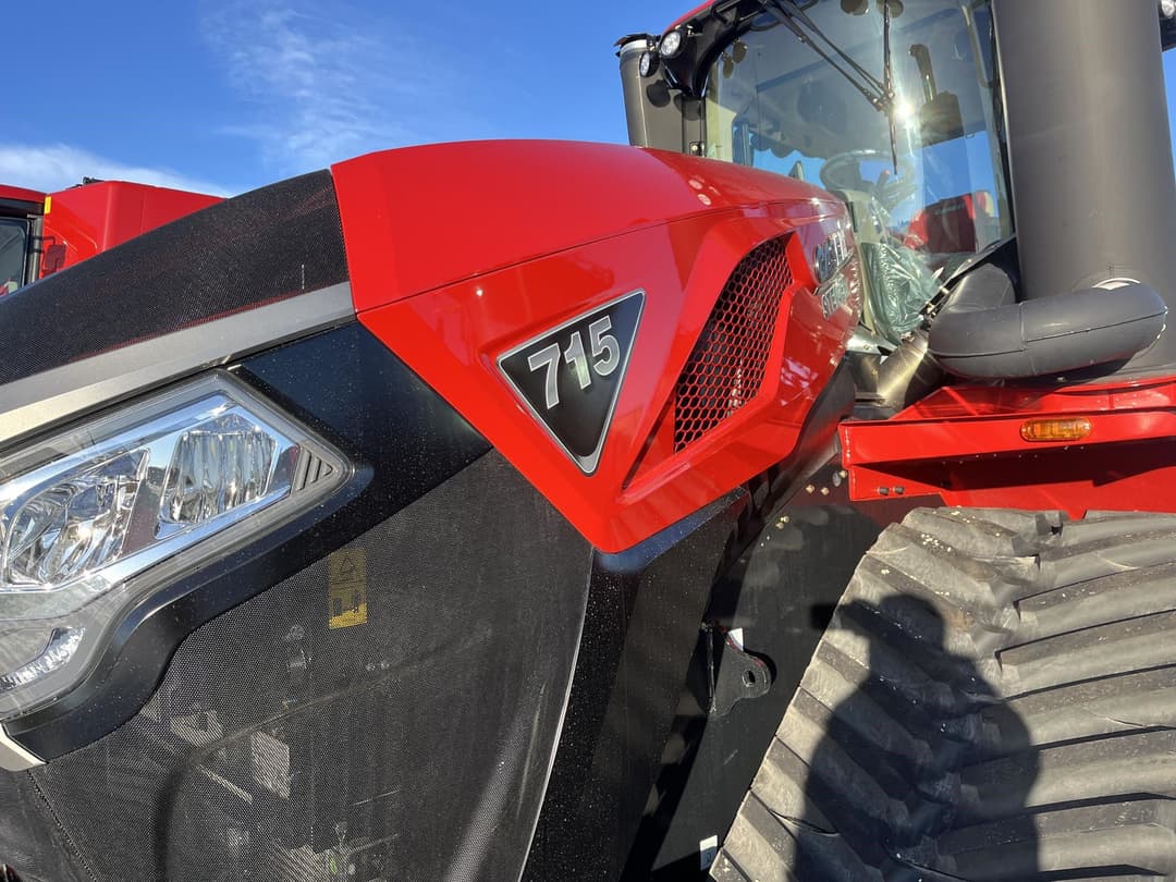Image of Case IH Steiger 715 Quadtrac Image 1