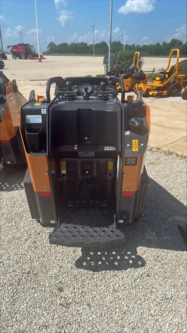 Image of Case TL100 equipment image 1