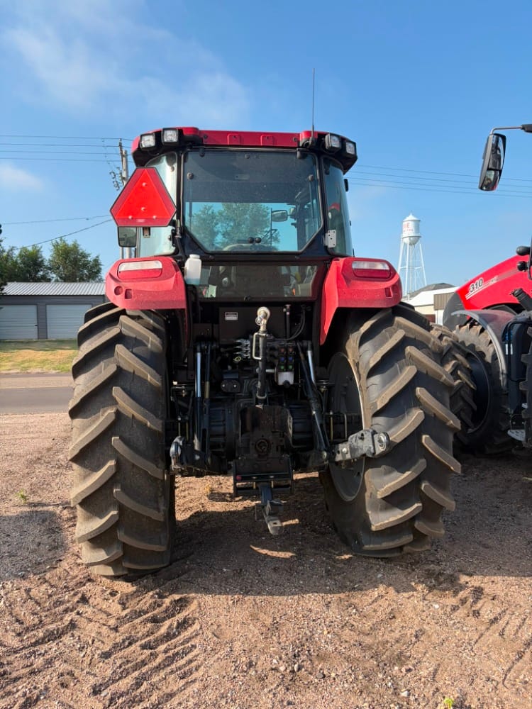 Case IH Farmall 140A Equipment Image0