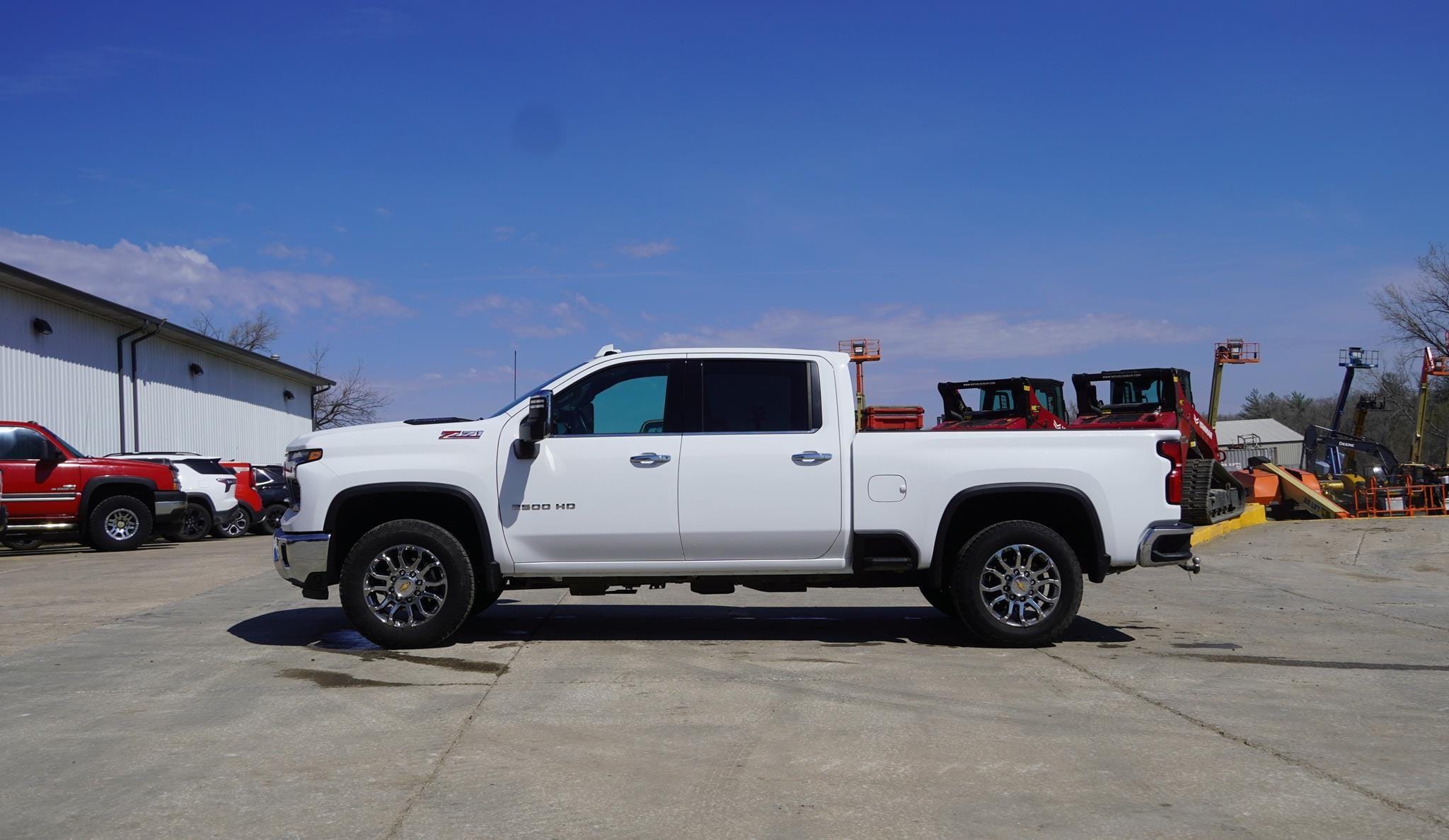 2026 Chevrolet 2500HD Equipment Image0