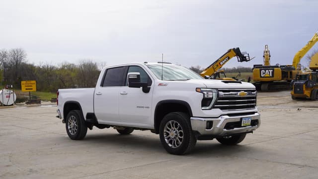 Image of Chevrolet 2500HD equipment image 3