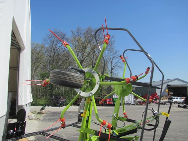 Image of CLAAS Volto 55TH equipment image 4