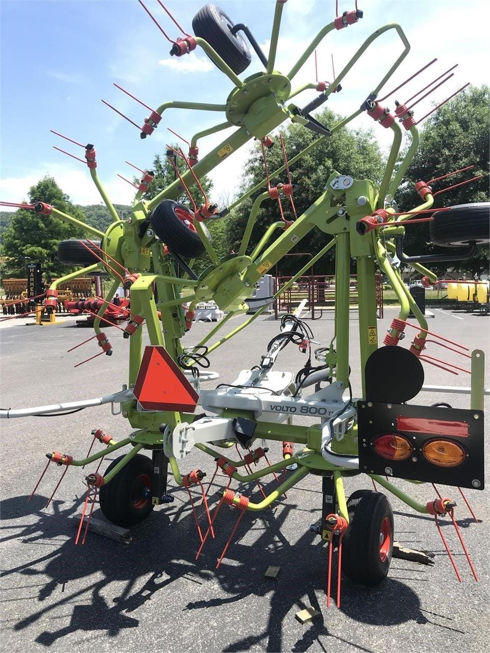 2026 CLAAS Volto 800TH Equipment Image0