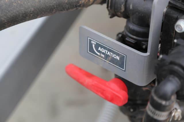 Image of Crop Care AGX750 equipment image 3