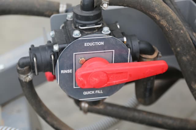 Image of Crop Care AGX750 equipment image 2