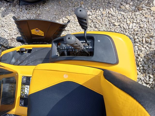 Image of Cub Cadet XT1 LT42 equipment image 3