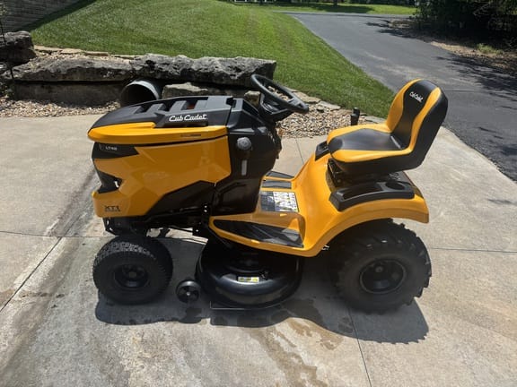 2026 Cub Cadet XT1 LT42 Equipment Image0