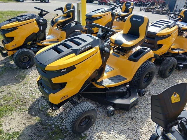 Image of Cub Cadet XT1 LT50 equipment image 2