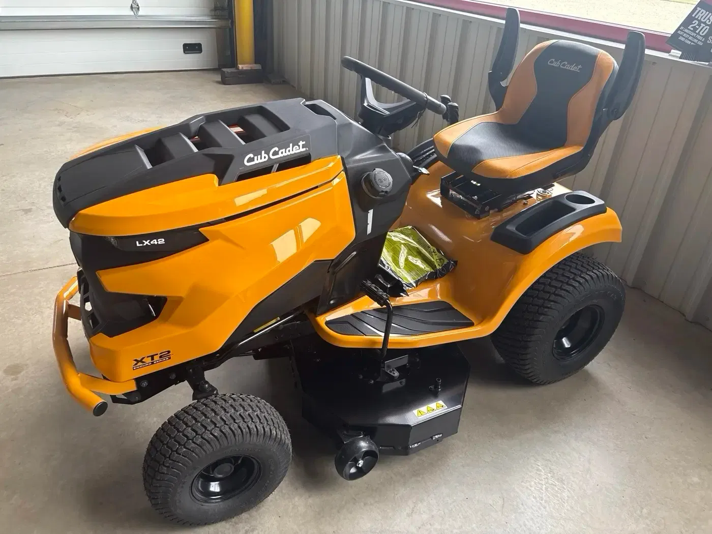 2026 Cub Cadet XT2 LX42 Equipment Image0