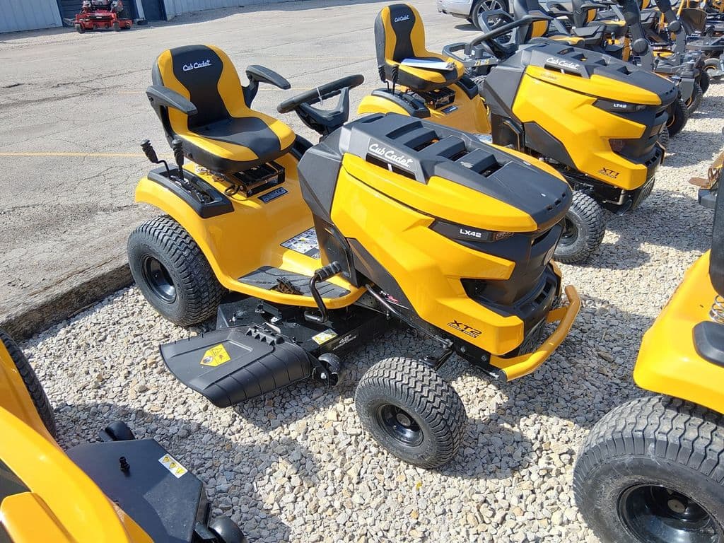 Image of Cub Cadet XT2 LX42 Primary image