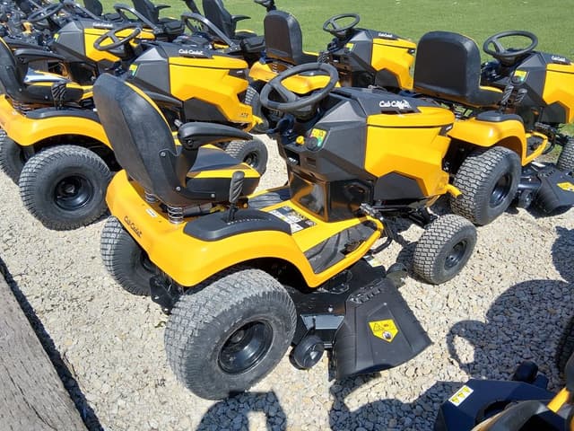 Image of Cub Cadet XT2 LX46 equipment image 3
