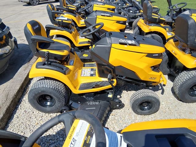 Image of Cub Cadet XT2 LX46 equipment image 4