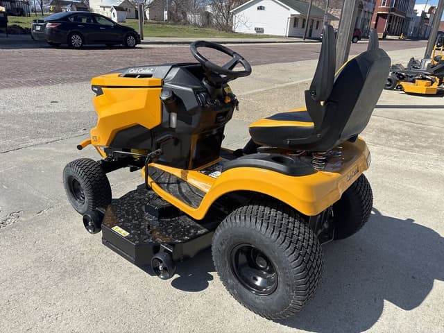 Image of Cub Cadet XT2 LX46 equipment image 4