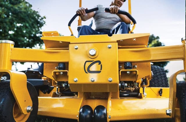 Image of Cub Cadet Pro Z 960L equipment image 2