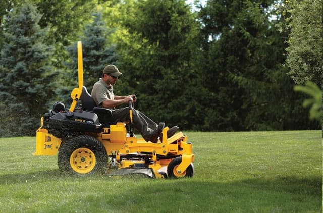 Image of Cub Cadet Pro Z 960L equipment image 3