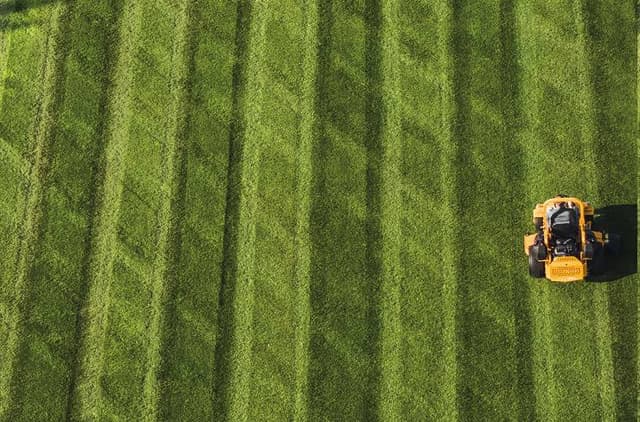 Image of Cub Cadet Pro Z 960S equipment image 2