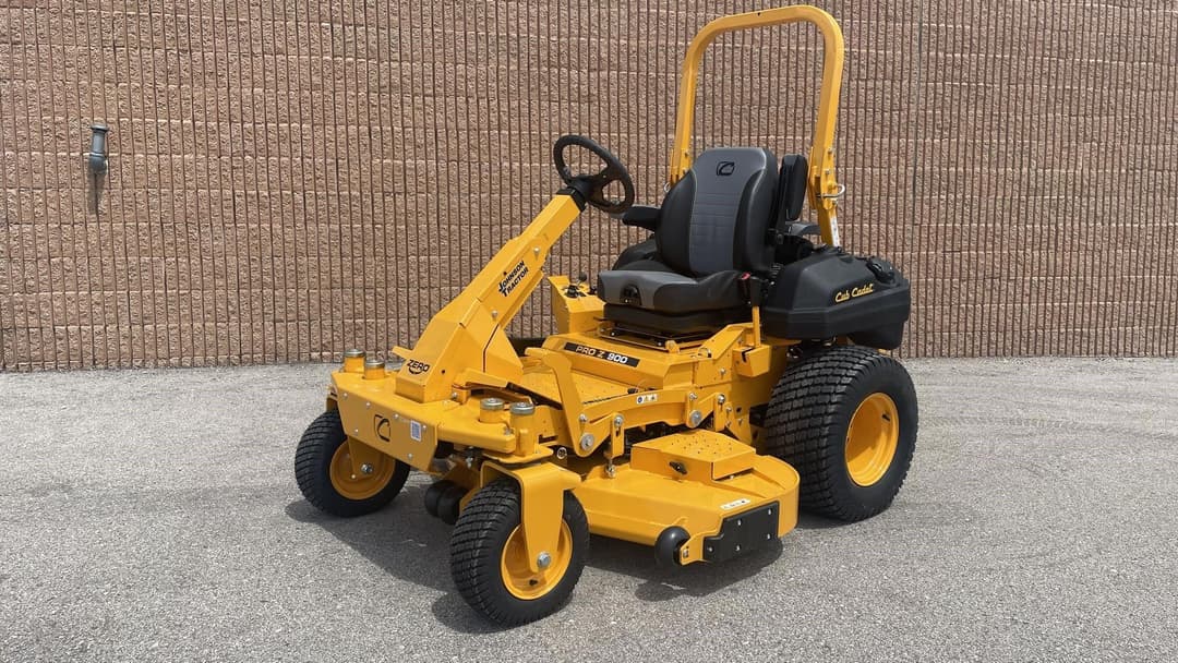 Image of Cub Cadet PRO Z900 Image 0