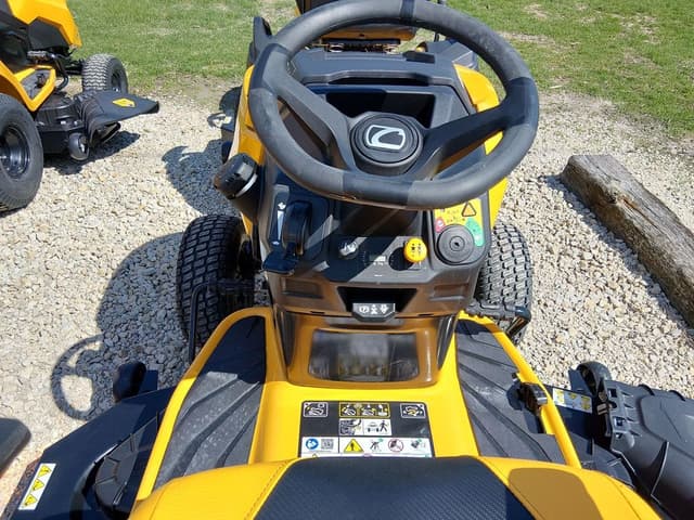 Image of Cub Cadet XT2 SLX54 equipment image 3