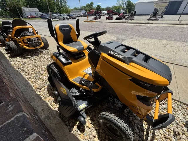 Image of Cub Cadet XT2 SLX54 equipment image 4