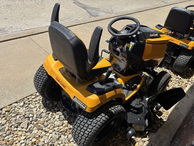 Image of Cub Cadet XT2 SLX54 equipment image 3