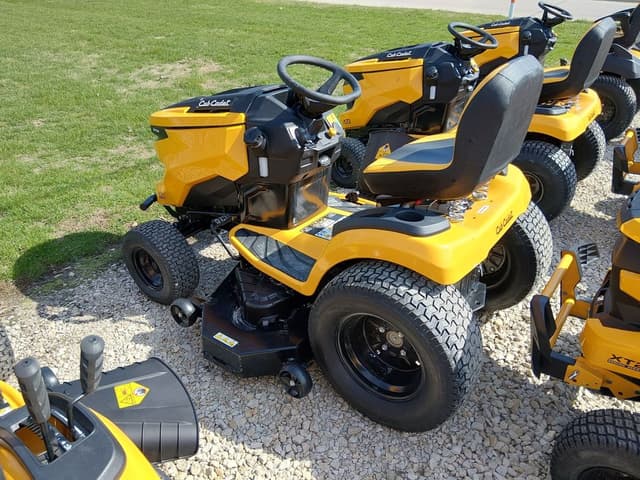 Image of Cub Cadet XT1 ST54 equipment image 2
