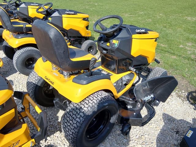 Image of Cub Cadet XT1 ST54 equipment image 4