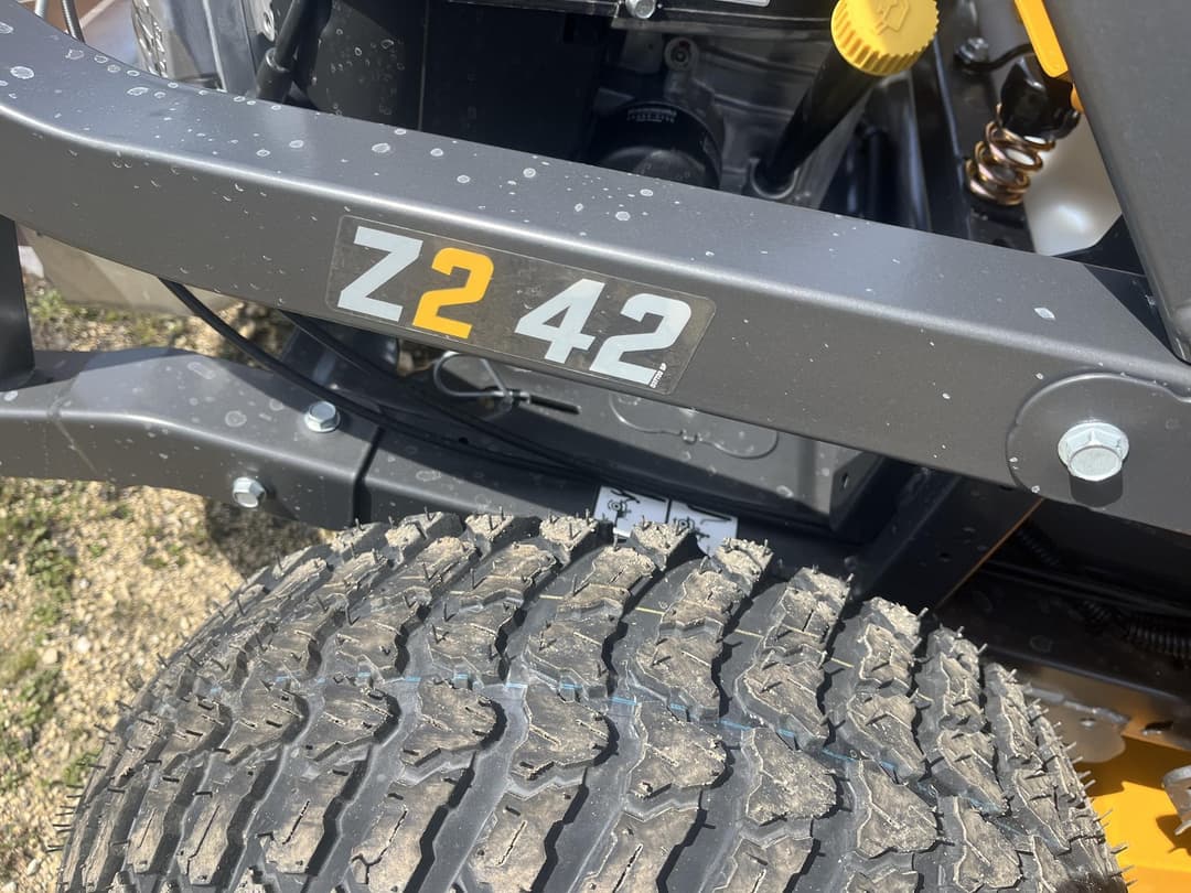 Image of Cub Cadet Z2 42 Image 1