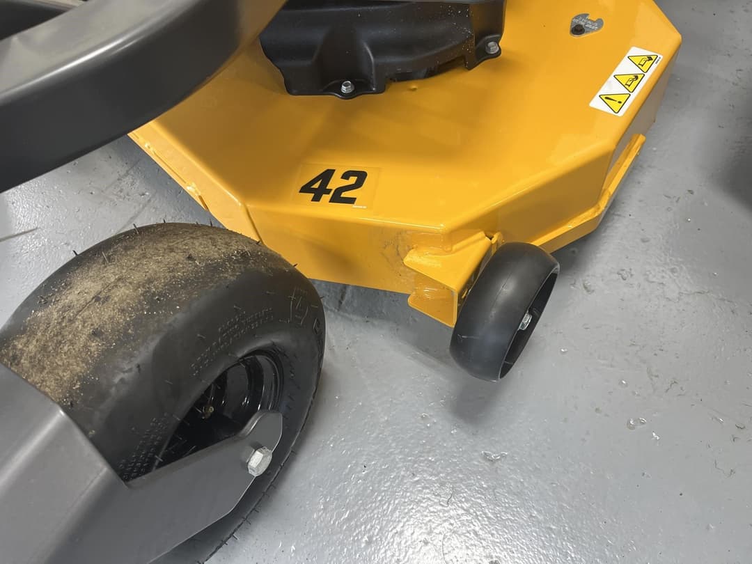 Image of Cub Cadet Z2 42 Image 1