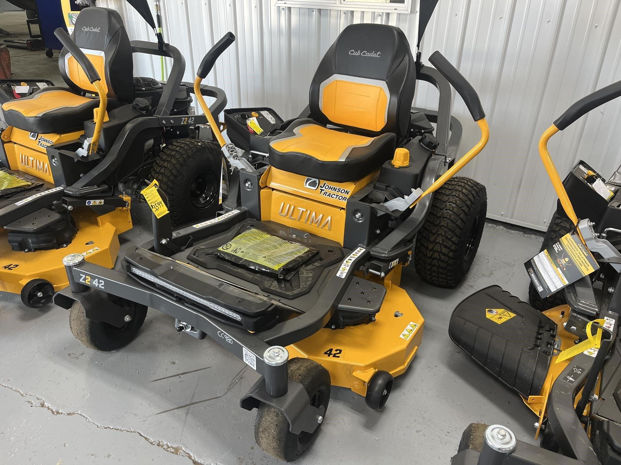 2026 Cub Cadet Z2 42 Equipment Image0