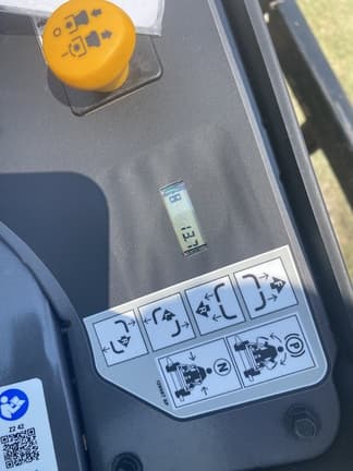Image of Cub Cadet Ultima Z2 equipment image 3