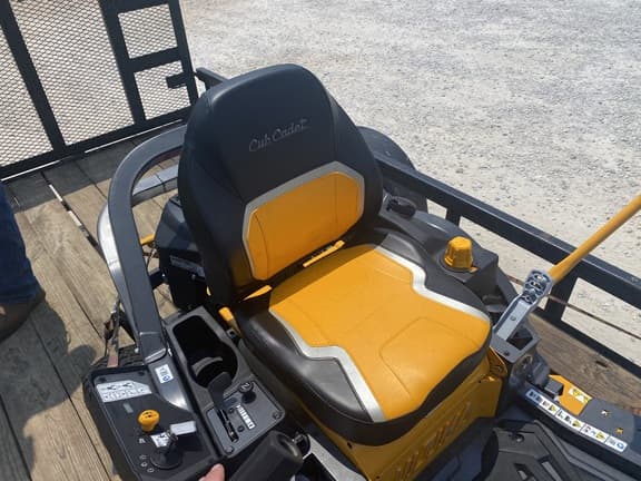 Image of Cub Cadet Ultima Z2 equipment image 2