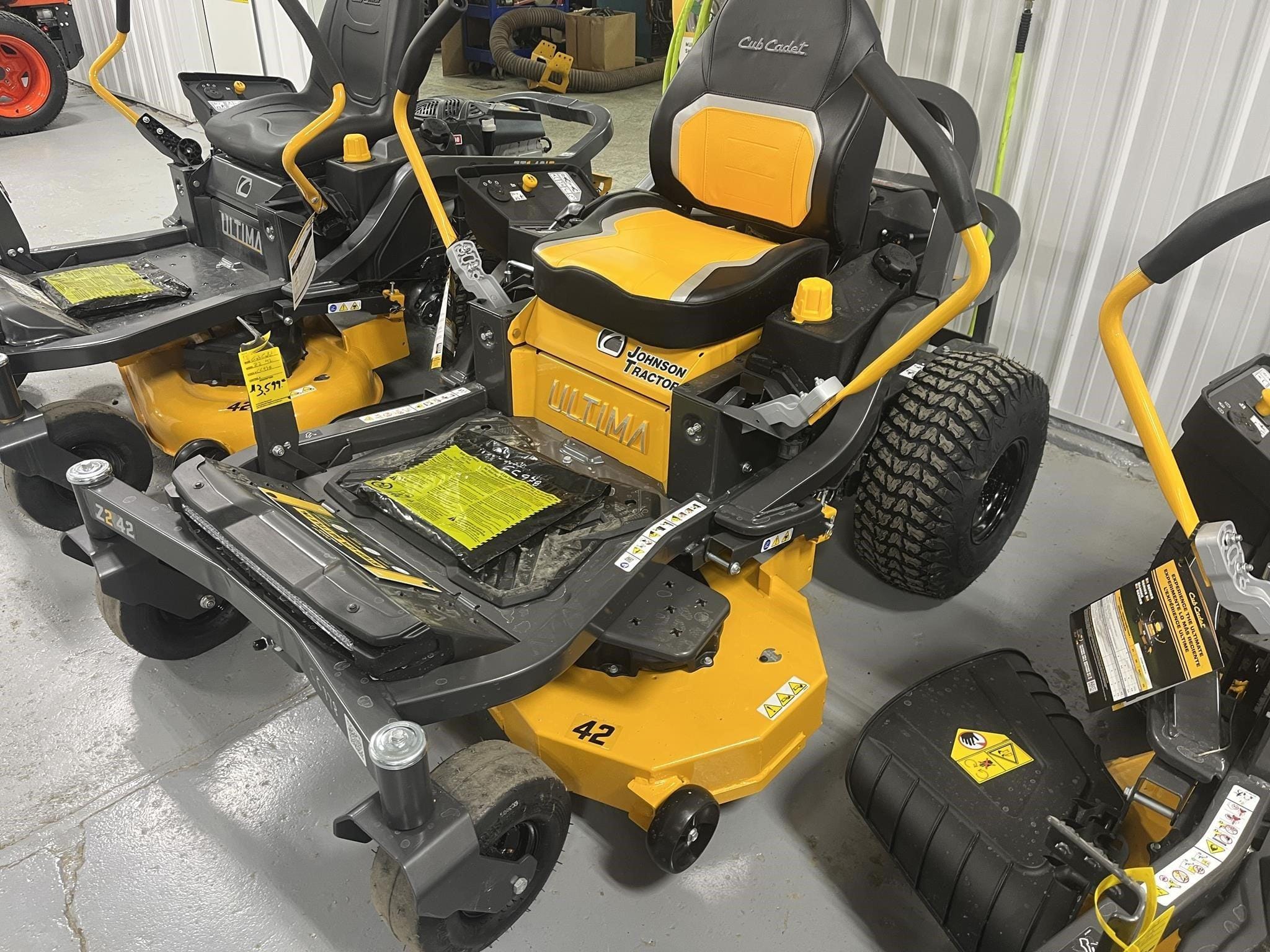 Main image Cub Cadet Z2 42
