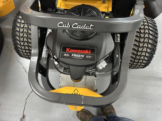Image of Cub Cadet Z2 54 equipment image 3