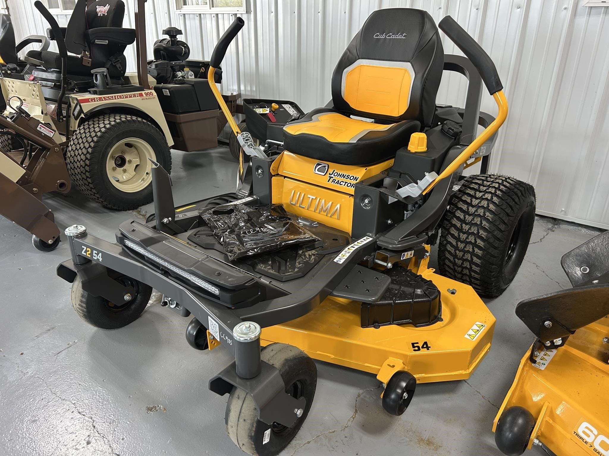 2026 Cub Cadet Z2 54 Equipment Image0