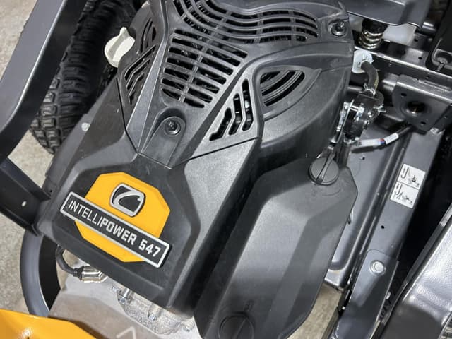 Image of Cub Cadet Ultima ZT1 equipment image 4