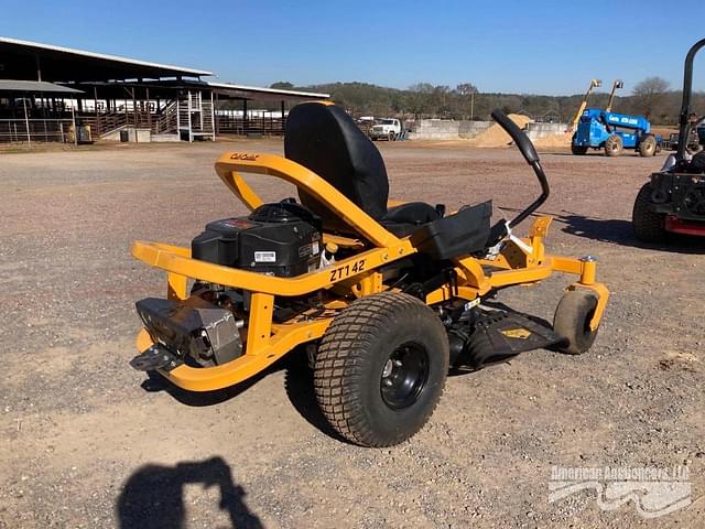 Image of Cub Cadet Ultima ZT1 equipment image 2