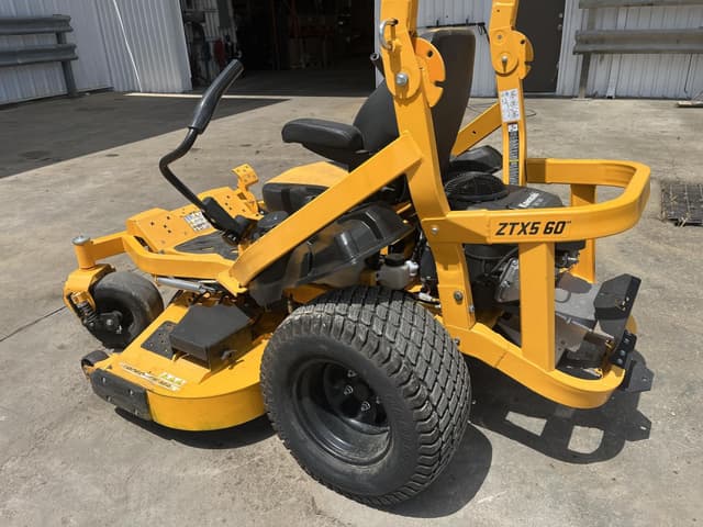 Image of Cub Cadet Ultima ZTX5 equipment image 2