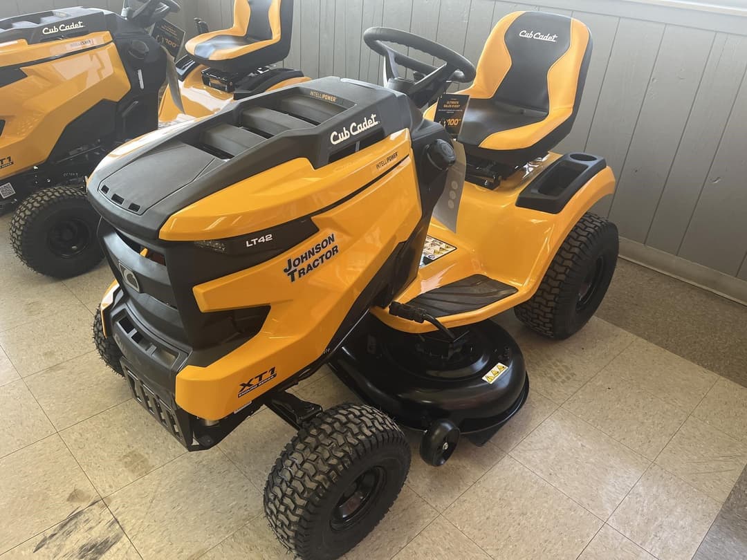 Image of Cub Cadet XT1 LT42 Image 0