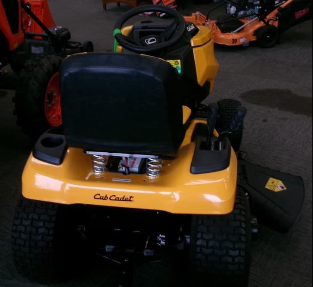 Image of Cub Cadet XT1 LT46 equipment image 4