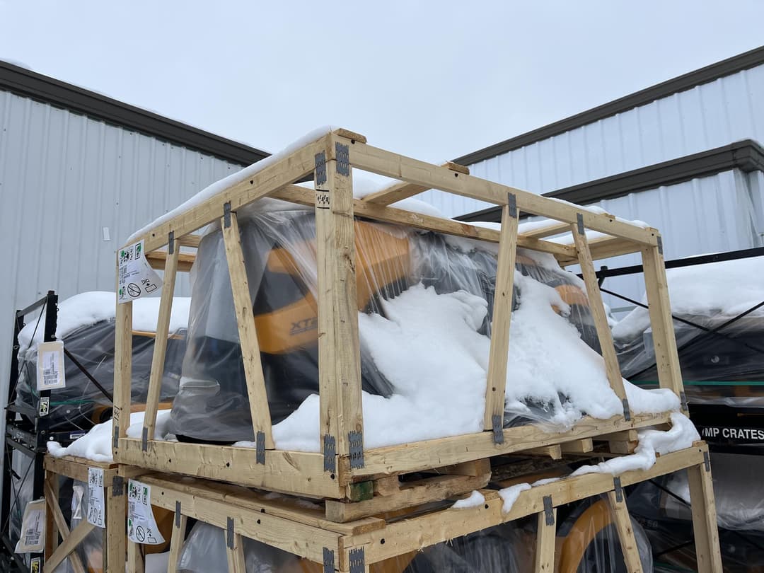 Image of Cub Cadet XT2 LX42 Primary Image