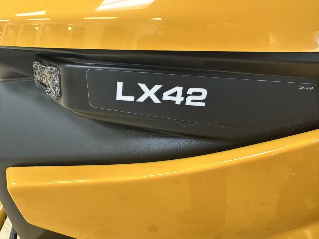 Image of Cub Cadet XT2 LX42 Image 1