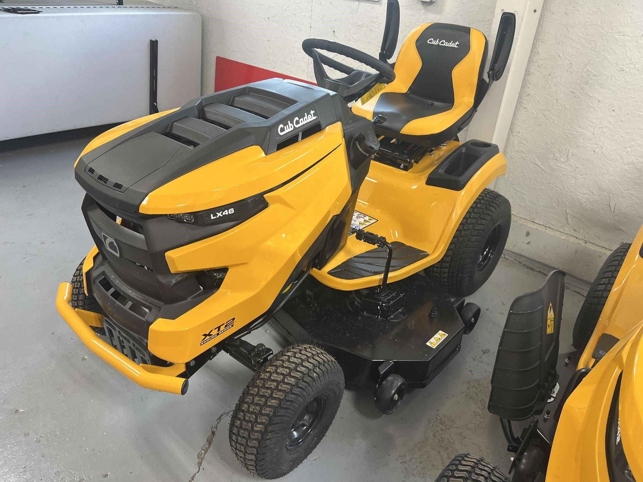 2026 Cub Cadet XT2 LX46 Equipment Image0