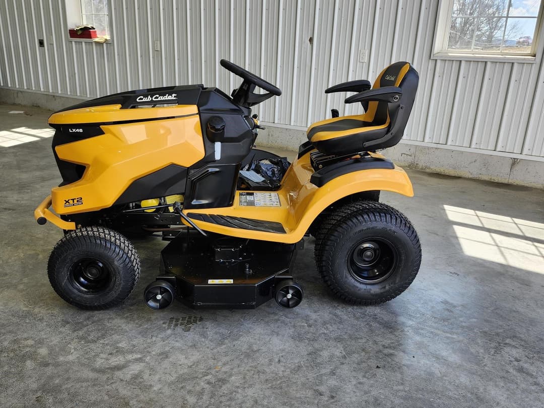 Image of Cub Cadet XT2 LX46 Image 1