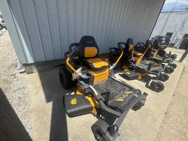 Image of Cub Cadet Z2 42 equipment image 1