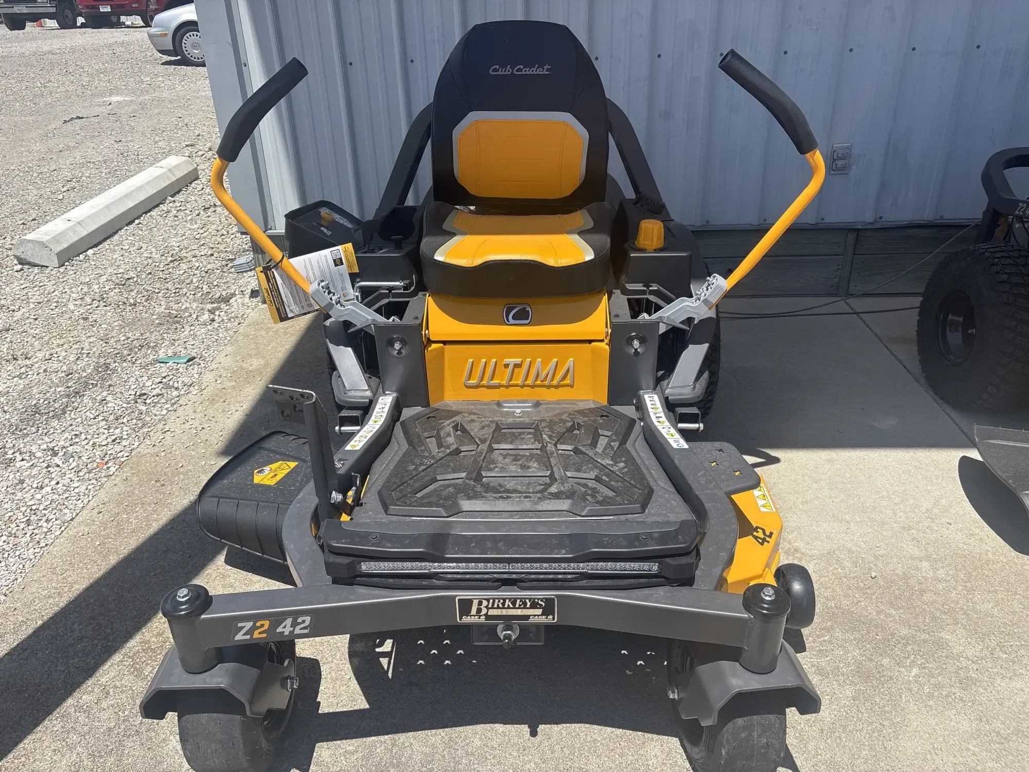2026 Cub Cadet Z2 42 Equipment Image0
