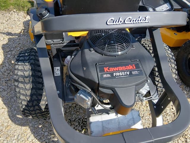 Image of Cub Cadet Z2 42 equipment image 2