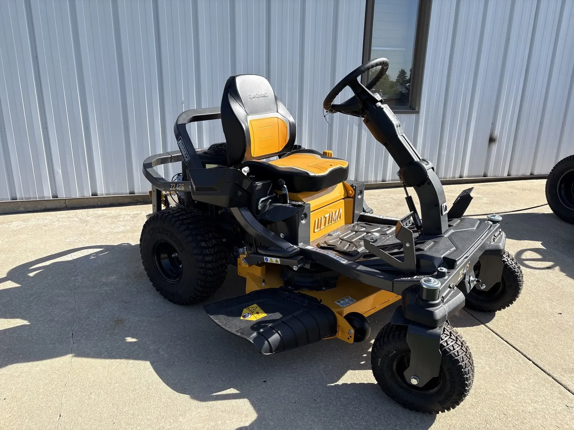 2026 Cub Cadet Z2 42S Equipment Image0
