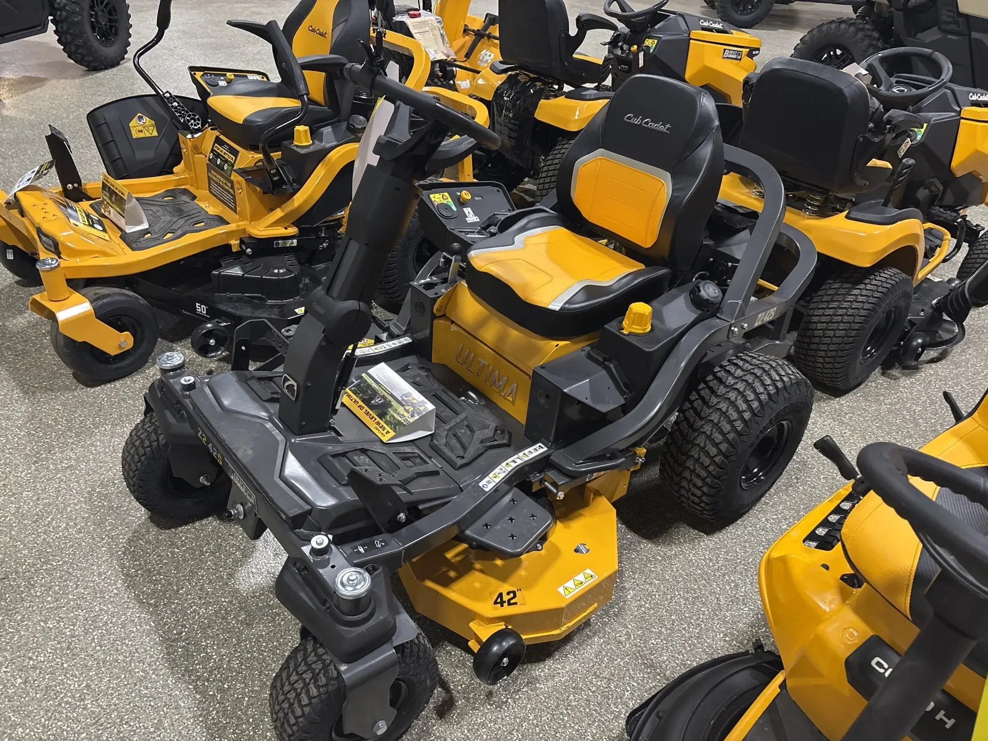 2026 Cub Cadet Z2 42S Equipment Image0
