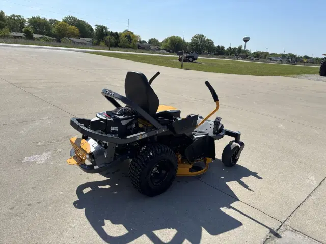 Image of Cub Cadet Z2 46 equipment image 2