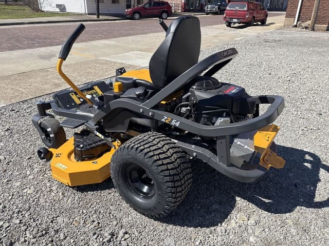Image of Cub Cadet Z2 54 equipment image 2